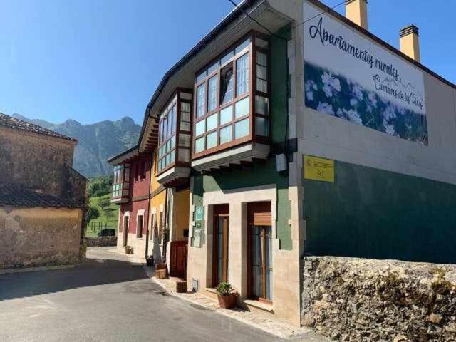 Cumbres De Los Picos Apartamento Treparriscos Poo  外观 照片